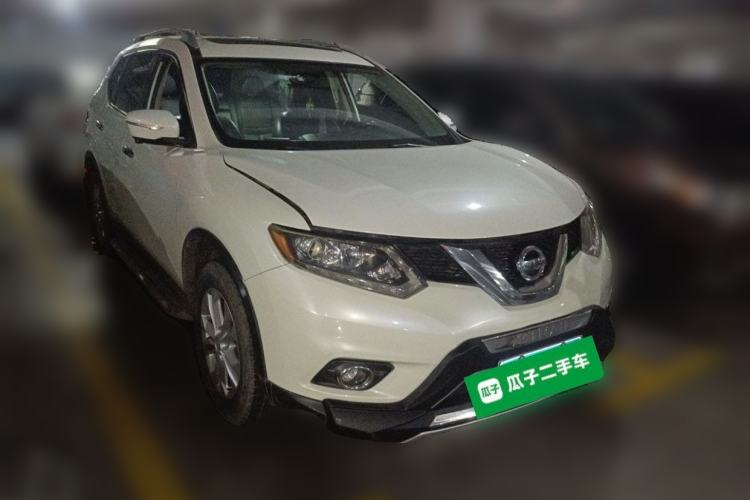 Used Nissan X-Trail 2015 2.0L CVT Comfort MAX Edition 2WD Front Right 45 Deg