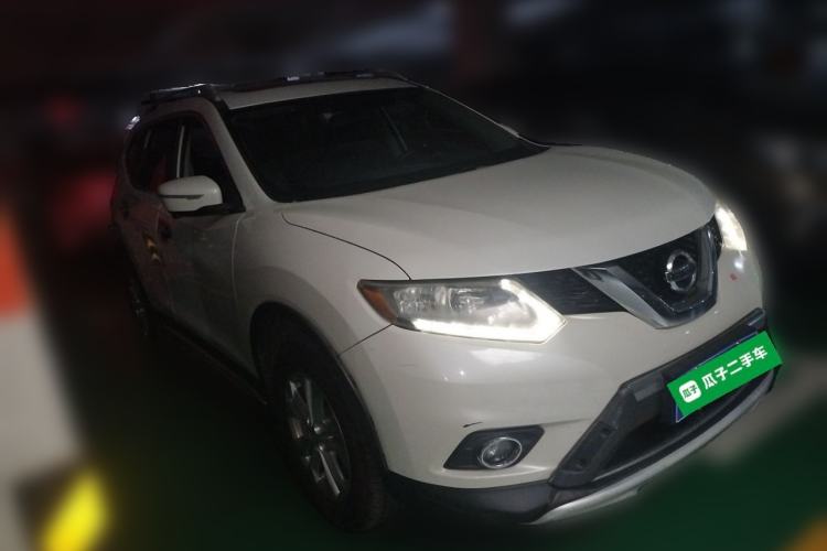 Used Nissan X-Trail 2015 2.0L CVT Comfort MAX Edition 2WD Front Right 45 Deg