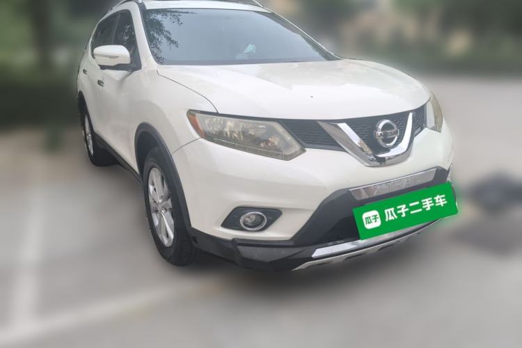 Used Nissan X-Trail 2015 2.0L CVT Comfort MAX Edition 2WD Front Right 45 Deg