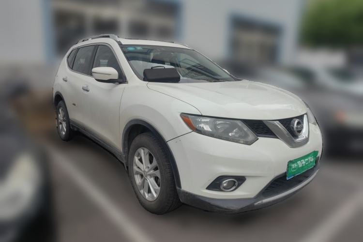 Used Nissan X-Trail 2015 2.5L CVT Leading MAX Edition 4WD Front Right 45 Deg