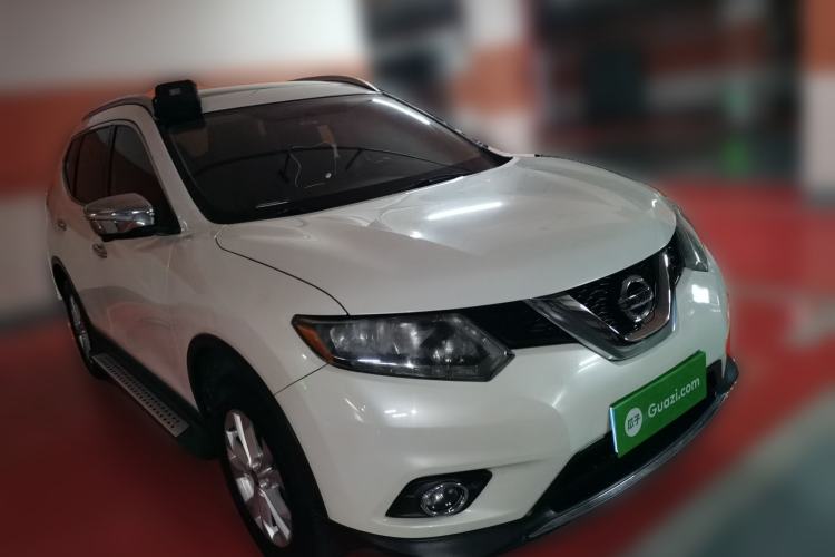 Used Nissan X-Trail 2015 2.0L CVT Comfort MAX Edition 2WD Front Right 45 Deg