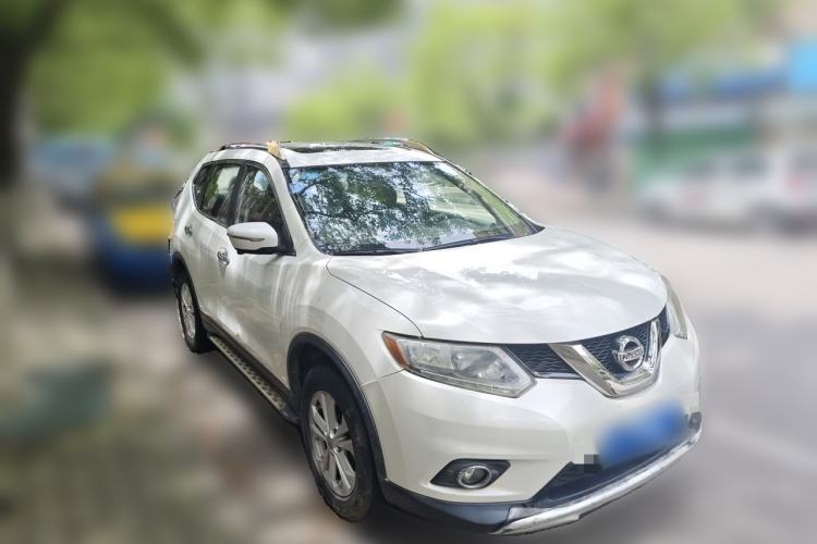 Used Nissan X-Trail 2015 2.0L CVT Comfort MAX Edition 2WD Front Right 45 Deg