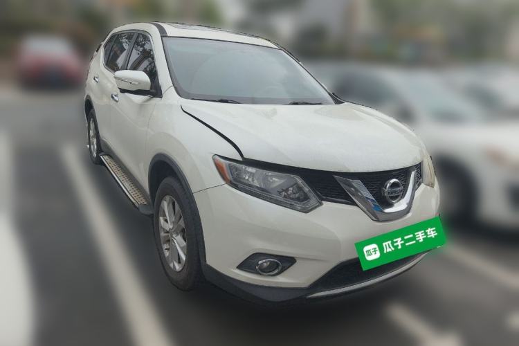 Used Nissan X-Trail 2015 2.0L CVT Comfort MAX Edition 2WD Front Right 45 Deg