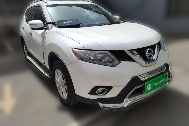 Used Nissan X-Trail 2015 2.0L CVT Comfort MAX Edition 2WD Front Right 45 Deg