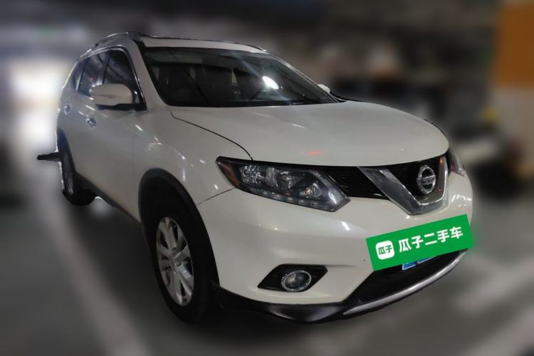 Used Nissan X-Trail 2015 2.0L CVT Comfort MAX Edition 2WD Front Right 45 Deg