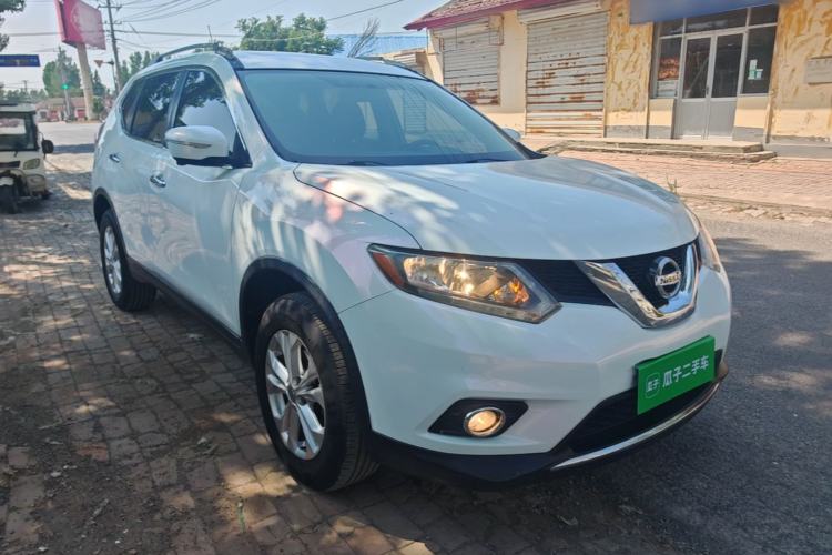 Used Nissan X-Trail 2015 2.0L CVT Comfort MAX Edition 2WD Front Right 45 Deg