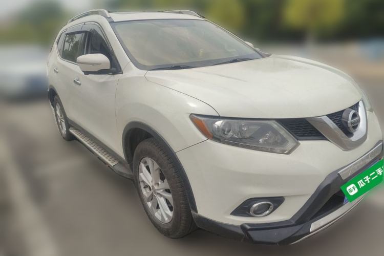 Used Nissan X-Trail 2015 2.0L CVT Comfort MAX Edition 2WD Front Right 45 Deg