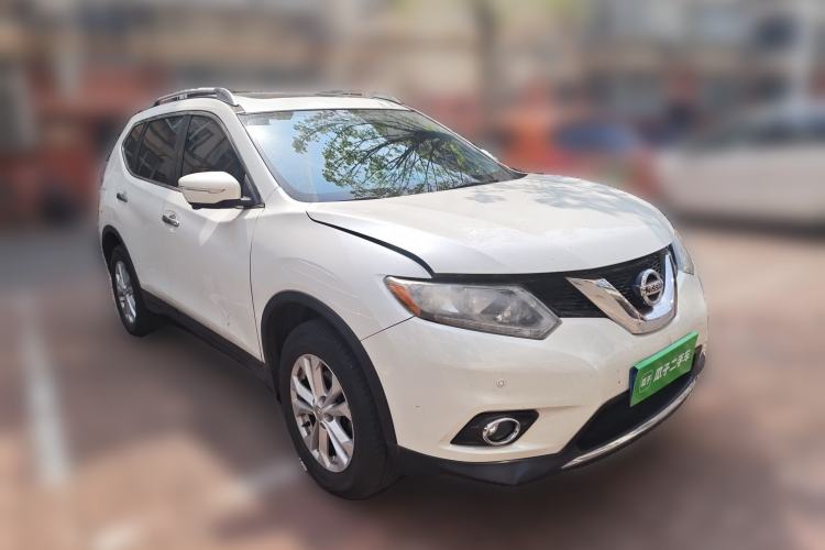 Used Nissan X-Trail 2015 2.0L CVT Comfort MAX Edition 2WD Front Right 45 Deg