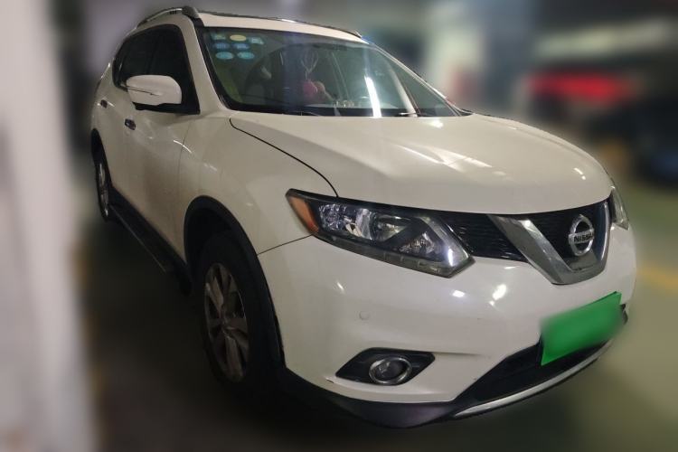 Used Nissan X-Trail 2015 2.0L CVT Comfort MAX Edition 2WD Front Right 45 Deg