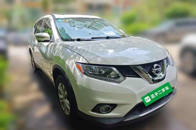 Used Nissan X-Trail 2015 2.0L CVT Comfort MAX Edition 2WD Front Right 45 Deg