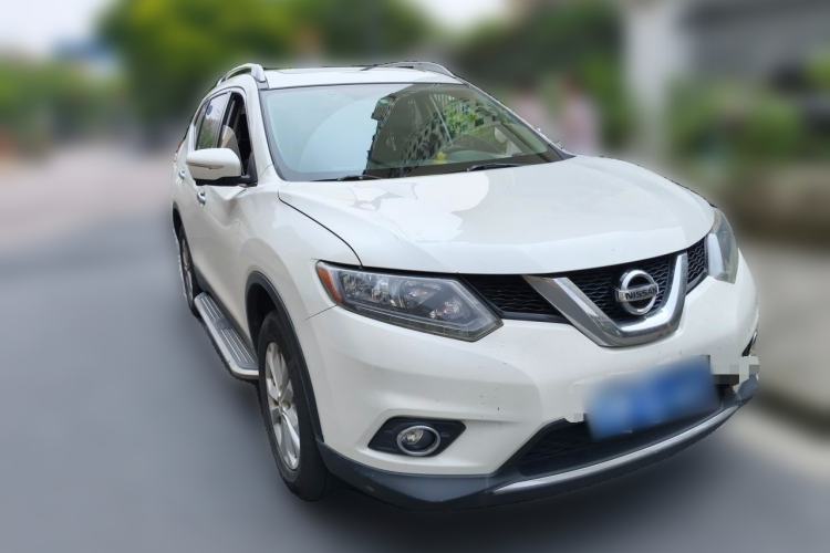Used Nissan X-Trail 2015 2.0L CVT Comfort MAX Edition 2WD Front Right 45 Deg