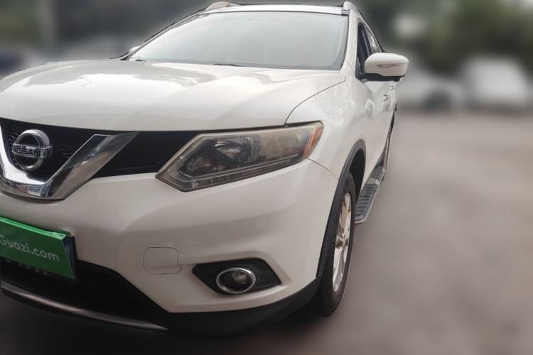 Used Nissan X-Trail 2015 2.0L CVT Comfort MAX Edition 2WD Front Right 45 Deg