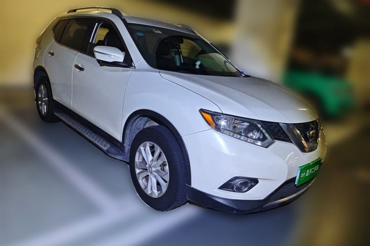Used Nissan X-Trail 2015 2.0L CVT Comfort MAX Edition 2WD Front Right 45 Deg