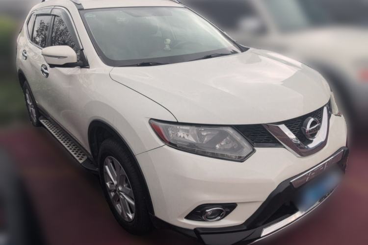 Used Nissan X-Trail 2015 2.0L CVT Comfort MAX Edition 2WD Front Right 45 Deg