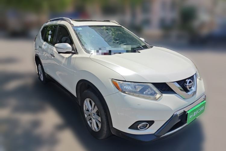 Used Nissan X-Trail 2015 2.0L CVT Comfort MAX Edition 2WD Front Right 45 Deg