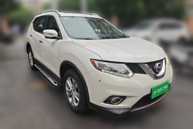 Used Nissan X-Trail 2015 2.0L CVT Comfort MAX Edition 2WD Front Right 45 Deg