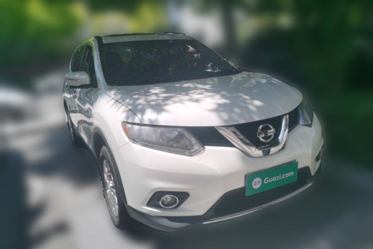 Used Nissan X-Trail 2015 2.0L CVT Comfort MAX Edition 2WD Front Right 45 Deg
