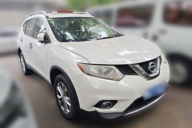Used Nissan X-Trail 2015 2.5L CVT Leading MAX Edition 4WD Front Right 45 Deg