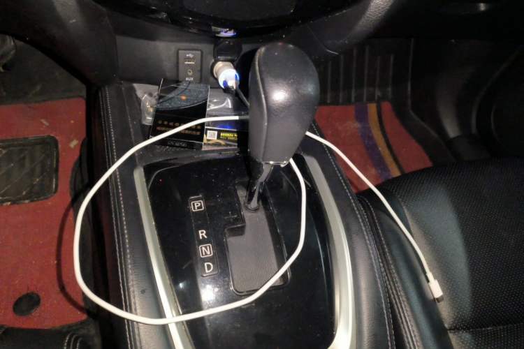 Used Nissan X-Trail 2015 2.0L CVT Comfort MAX Edition 2WD Gear Lever