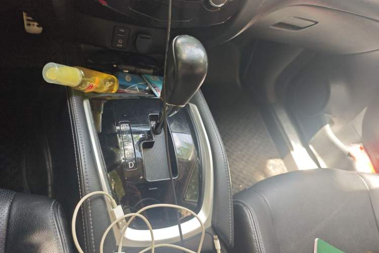 Used Nissan X-Trail 2015 2.0L CVT Comfort MAX Edition 2WD Gear Lever