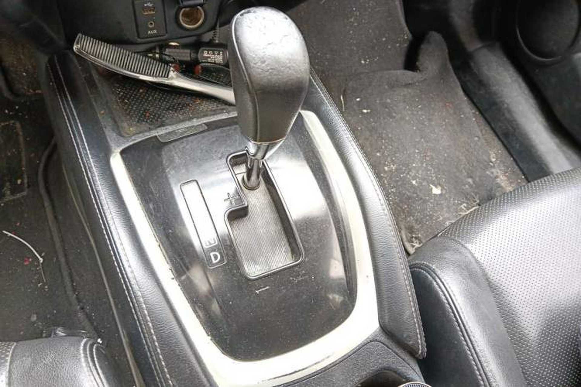Used Nissan X-Trail 2015 2.0L CVT Comfort MAX Edition 2WD Gear Lever