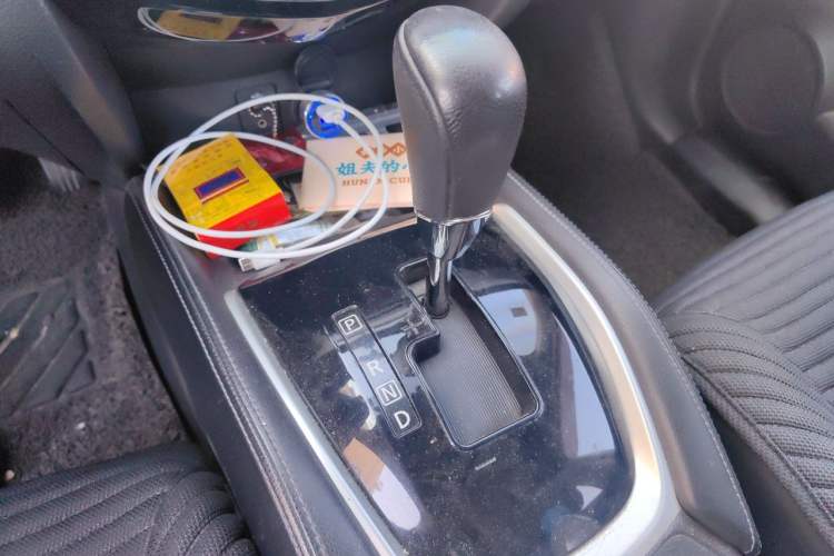 Used Nissan X-Trail 2015 2.5L CVT Leading MAX Edition 4WD Gear Lever