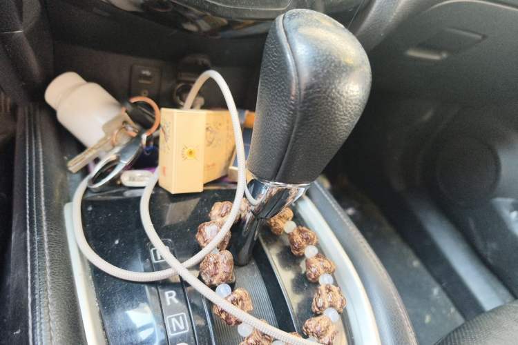 Used Nissan X-Trail 2015 2.0L CVT Comfort MAX Edition 2WD Gear Lever
