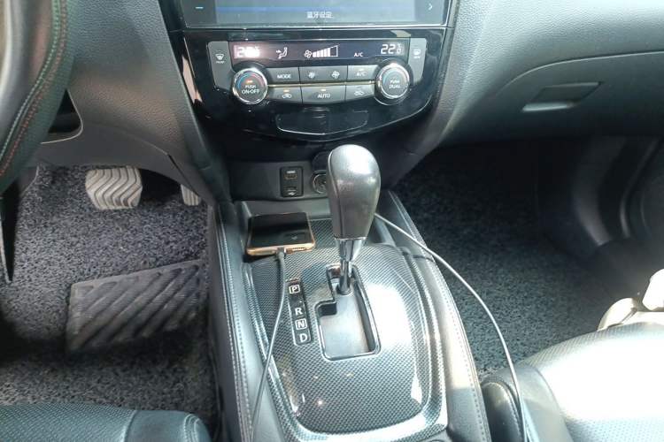 Used Nissan X-Trail 2015 2.5L CVT Leading MAX Edition 4WD Gear Lever