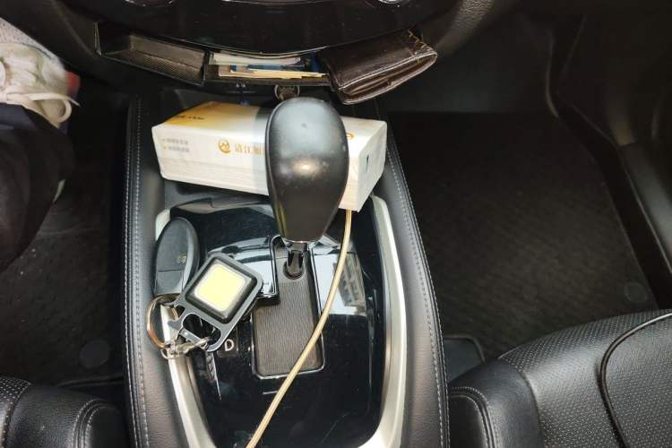 Used Nissan X-Trail 2015 2.0L CVT Comfort MAX Edition 2WD Gear Lever