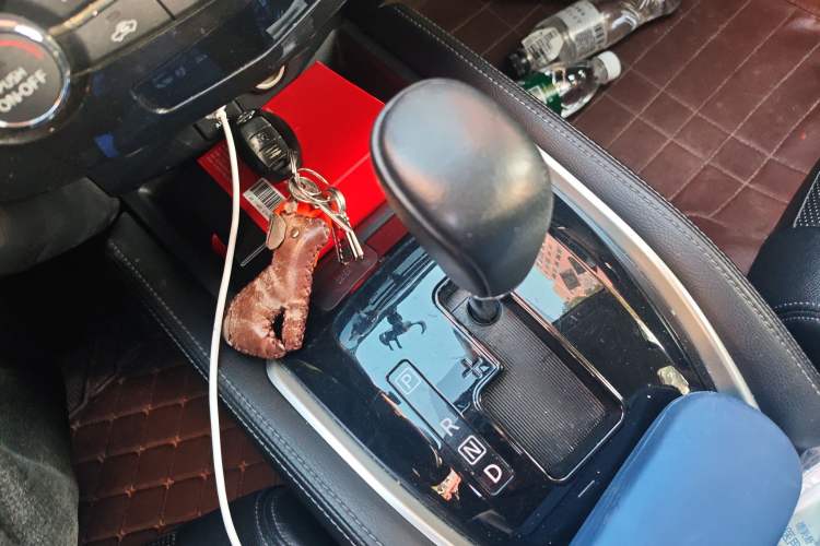Used Nissan X-Trail 2015 2.0L CVT Comfort MAX Edition 2WD Gear Lever