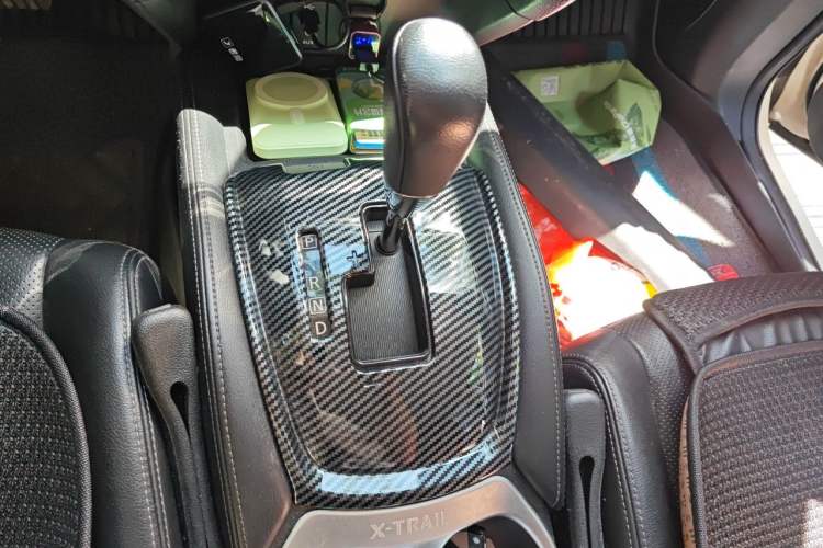 Used Nissan X-Trail 2015 2.0L CVT Comfort MAX Edition 2WD Gear Lever