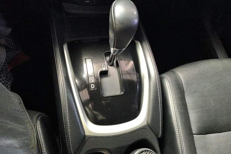 Used Nissan X-Trail 2015 2.5L CVT Leading MAX Edition 4WD Gear Lever