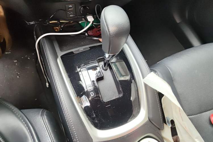 Used Nissan X-Trail 2015 2.0L CVT Comfort MAX Edition 2WD Gear Lever