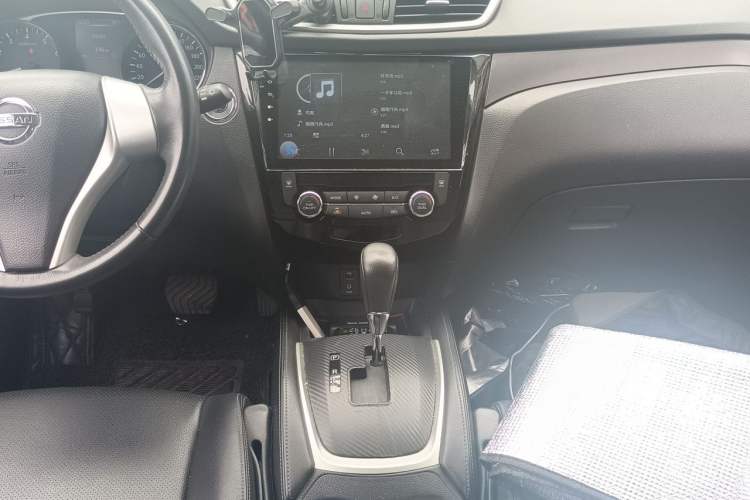 Used Nissan X-Trail 2015 2.0L CVT Comfort MAX Edition 2WD Gear Lever