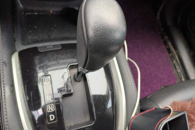 Used Nissan X-Trail 2015 2.0L CVT Comfort MAX Edition 2WD Gear Lever