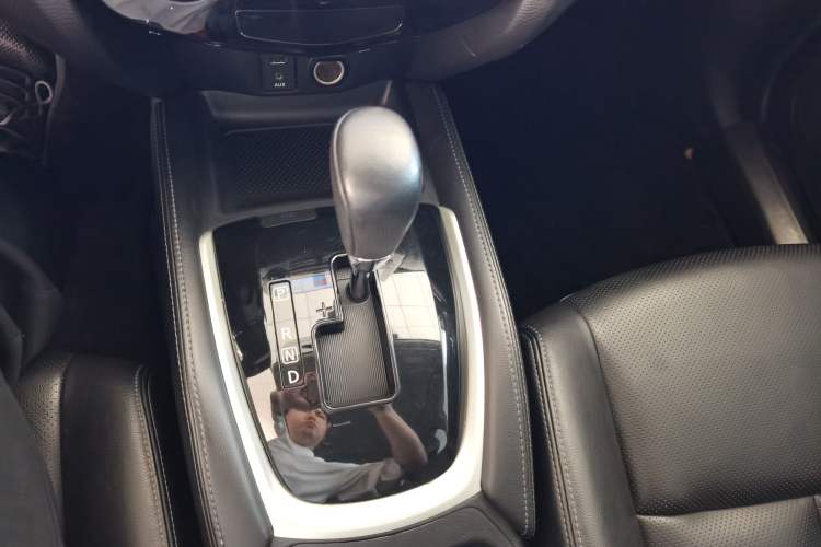 Used Nissan X-Trail 2015 2.5L CVT Leading MAX Edition 4WD Gear Lever