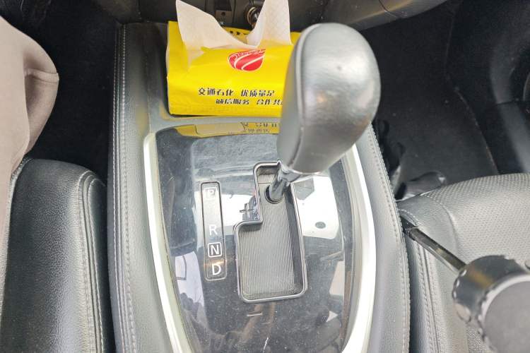 Used Nissan X-Trail 2015 2.0L CVT Comfort MAX Edition 2WD Gear Lever