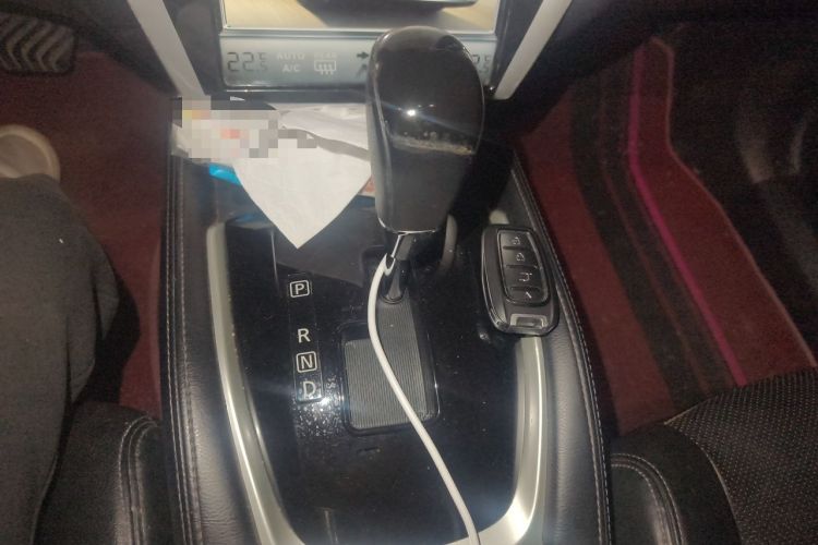 Used Nissan X-Trail 2015 2.5L CVT Leading MAX Edition 4WD Gear Lever
