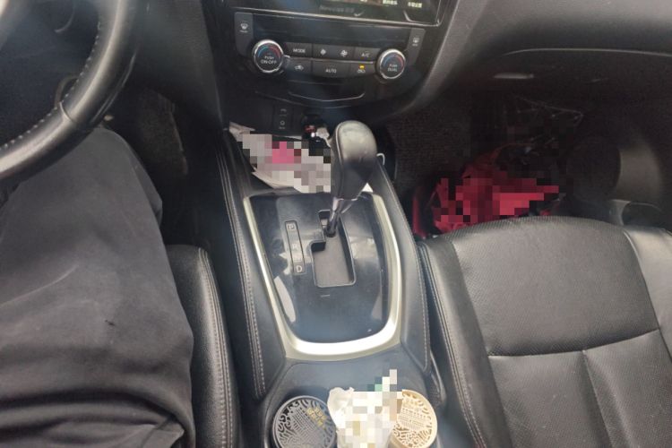 Used Nissan X-Trail 2015 2.0L CVT Comfort MAX Edition 2WD Gear Lever