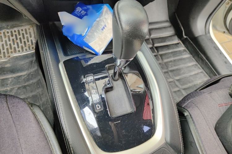 Used Nissan X-Trail 2015 2.0L CVT Comfort MAX Edition 2WD Gear Lever