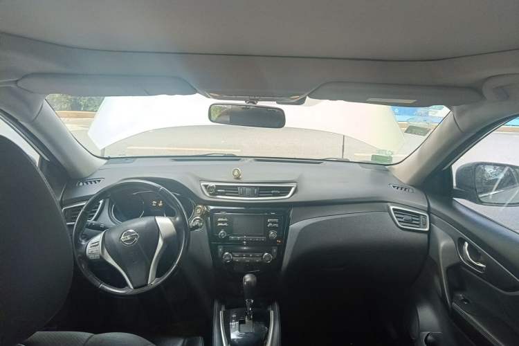 Used Nissan X-Trail 2015 2.0L CVT Comfort MAX Edition 2WD Headliner