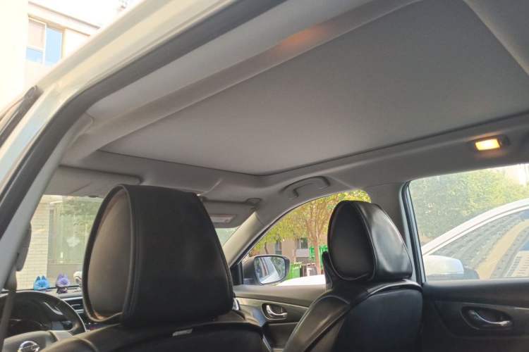 Used Nissan X-Trail 2015 2.5L CVT Leading MAX Edition 4WD Headliner