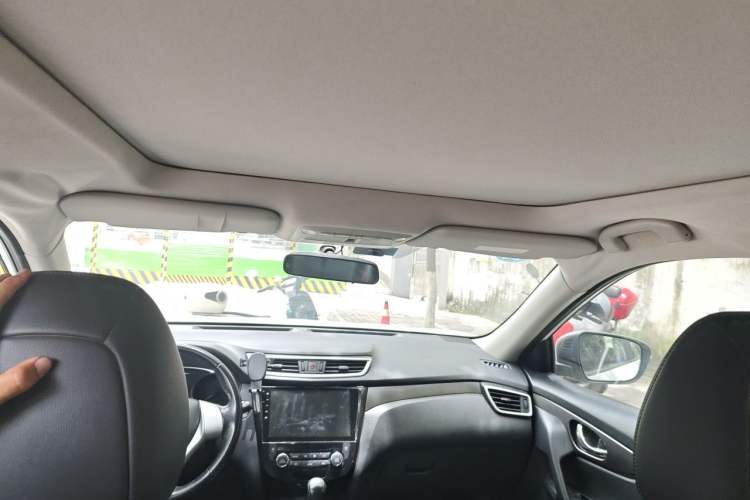 Used Nissan X-Trail 2015 2.0L CVT Comfort MAX Edition 2WD Headliner