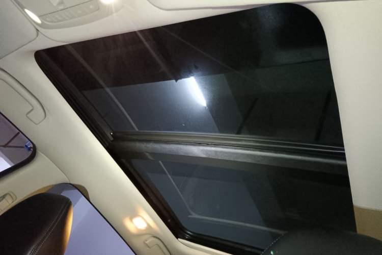 Used Nissan X-Trail 2015 2.0L CVT Comfort MAX Edition 2WD Headliner