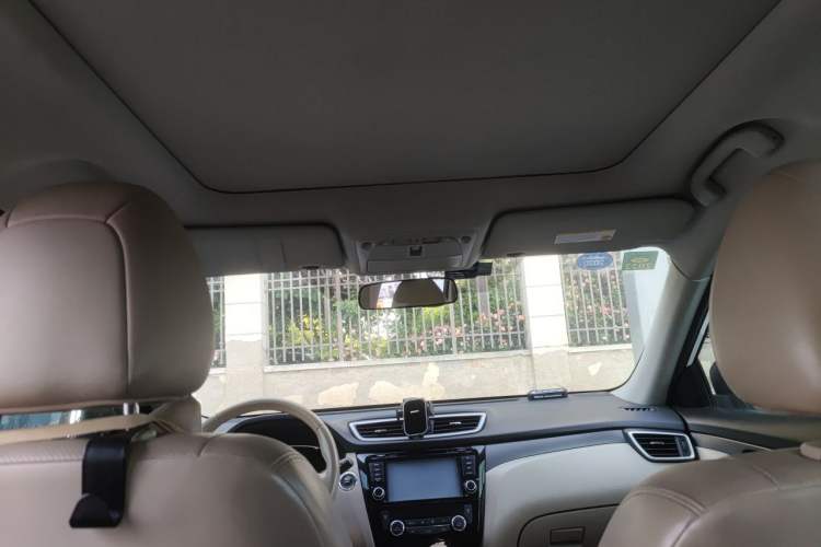 Used Nissan X-Trail 2015 2.0L CVT Comfort MAX Edition 2WD Headliner