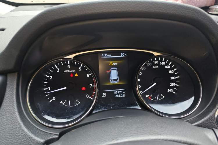 Used Nissan X-Trail 2015 2.0L CVT Comfort MAX Edition 2WD Instrument Cluster