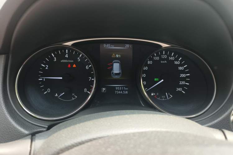Used Nissan X-Trail 2015 2.0L CVT Comfort MAX Edition 2WD Instrument Cluster