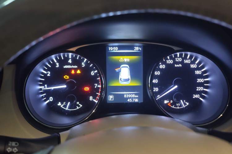 Used Nissan X-Trail 2015 2.0L CVT Comfort MAX Edition 2WD Instrument Cluster