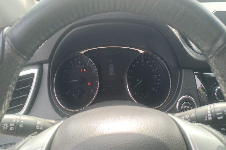 Used Nissan X-Trail 2015 2.0L CVT Comfort MAX Edition 2WD Instrument Cluster