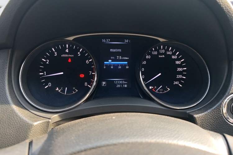 Used Nissan X-Trail 2015 2.0L CVT Comfort MAX Edition 2WD Instrument Cluster
